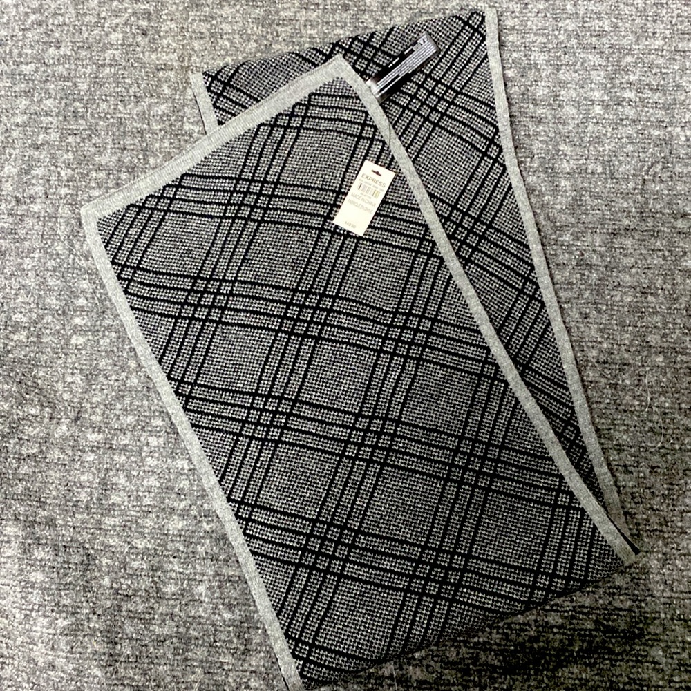 NWT Express scarf